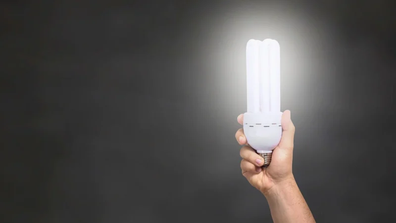 Energooszczędne i inteligentne oświetlenie domowe: przewodnik po LED i smart żarówkach